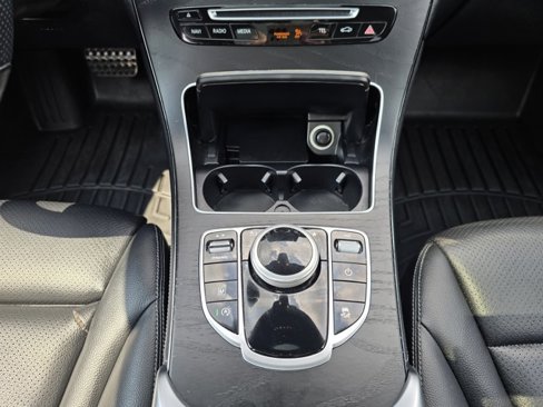 Used 2019 Mercedes-Benz GLC 300 4MATIC image 25