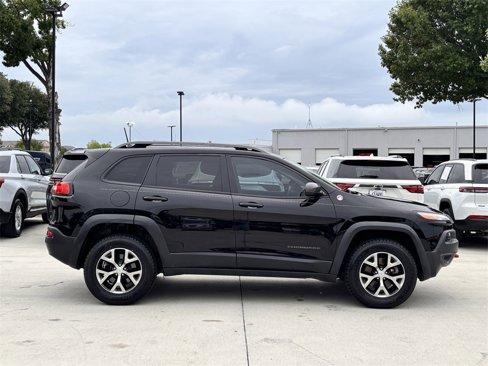 Used 2017 Jeep Cherokee Trailhawk w/ Comfort/Convenience Group image 3
