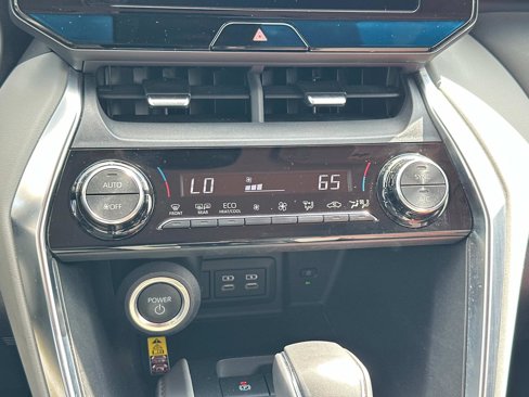 Used 2024 Toyota Venza LE image 22