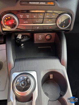 Used 2022 Ford Escape SE w/ Cold Weather Package image 17