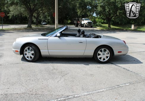Used 2004 Ford Thunderbird image 8