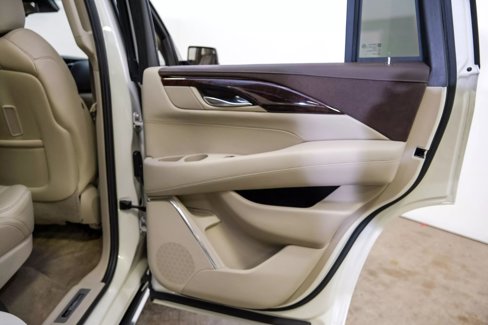 Used 2015 Cadillac Escalade Premium image 37