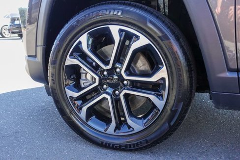 Used 2023 Jeep Compass Limited image 11