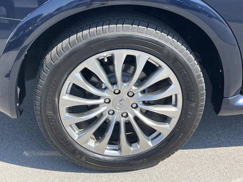 Used 2015 INFINITI QX80 Luxe w/ 22" Wheel Package image 9