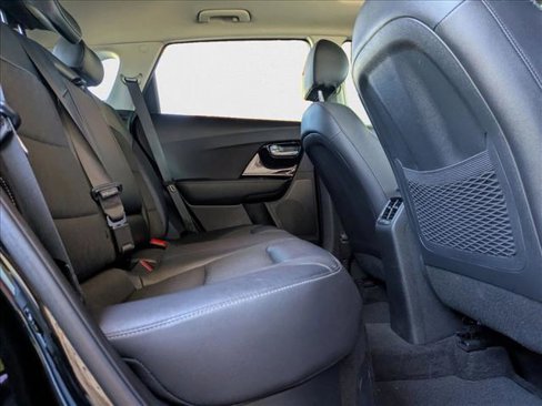 Used 2021 Kia Niro Touring image 19
