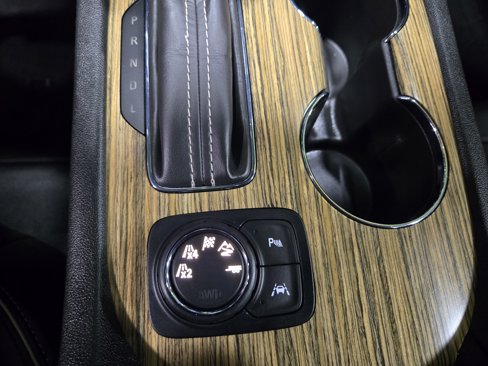 Used 2017 GMC Acadia Denali image 13