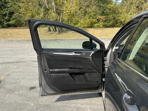 Used 2013 Ford Fusion SE image 22