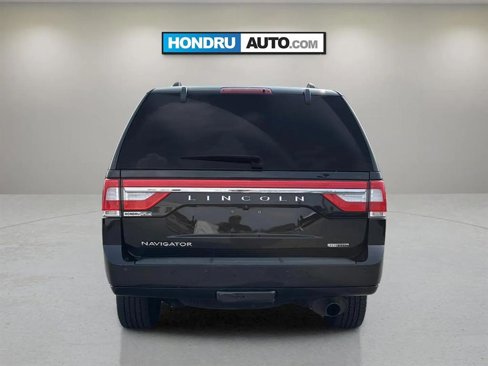 Used 2016 Lincoln Navigator Select image 8
