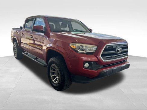 Used 2016 Toyota Tacoma SR5 image 2