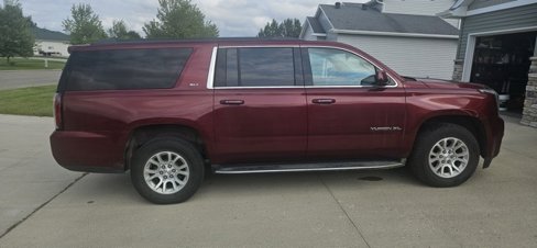 Used 2017 GMC Yukon XL SLT w/ Open Road Package image 2