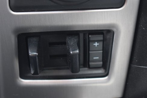 Used 2016 Ford F150 Platinum w/ Equipment Group 701A Luxury image 19