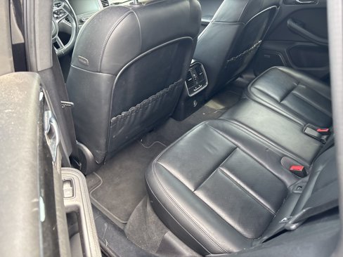 Used 2018 Porsche Macan image 10