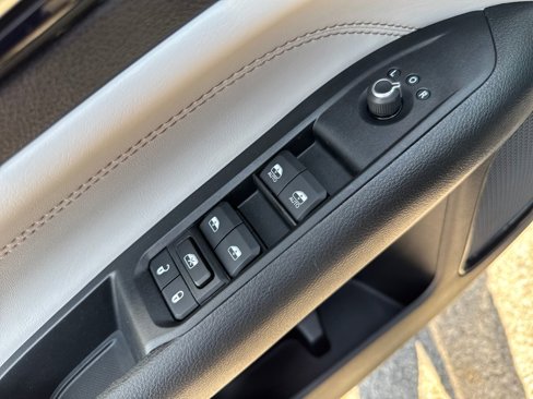 Certified 2022 Jeep Compass Limited image 13