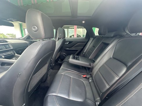 Used 2018 Jaguar F-PACE Prestige image 18
