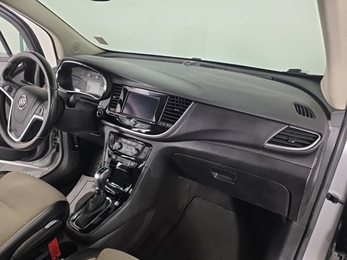 Used 2021 Buick Encore Preferred image 34