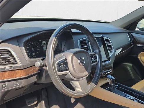 Used 2019 Volvo XC90 T6 Momentum image 9