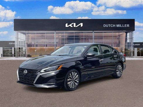 Used 2024 Nissan Altima 2.5 SV image 3