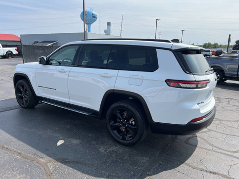 Used 2023 Jeep Grand Cherokee L Limited w/ Black Appearance Package image 7