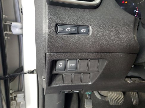Used 2014 Nissan Rogue SV image 27