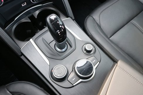 Used 2018 Alfa Romeo Stelvio AWD image 49