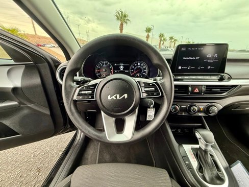 Used 2023 Kia Forte LXS image 28