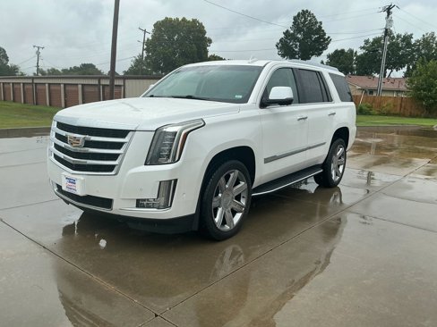Used 2019 Cadillac Escalade Luxury image 1