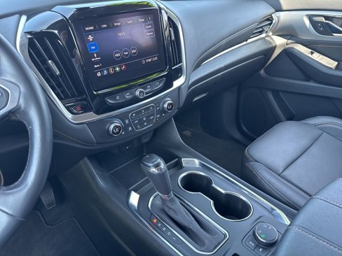 Used 2020 Chevrolet Traverse LT w/ Driver Confidence II Package image 21