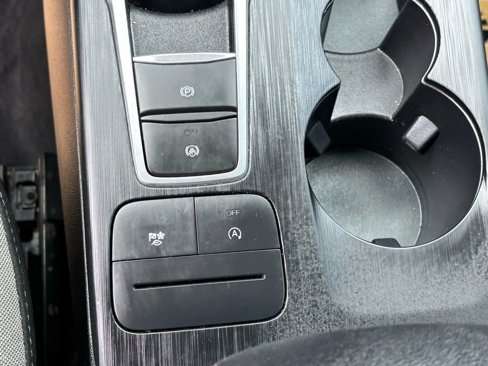 Used 2022 Ford Escape SE image 46