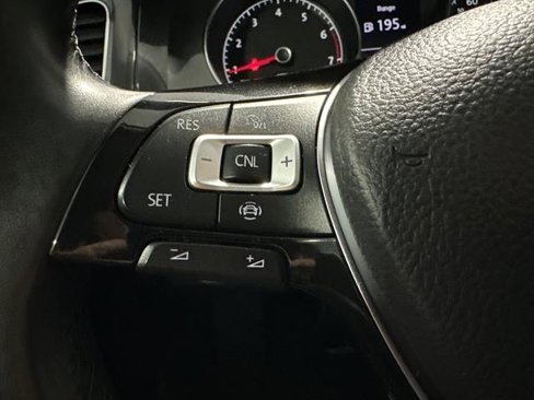 Used 2019 Volkswagen Golf SE image 26