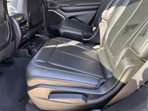 Used 2022 Jeep Grand Cherokee L Limited image 12