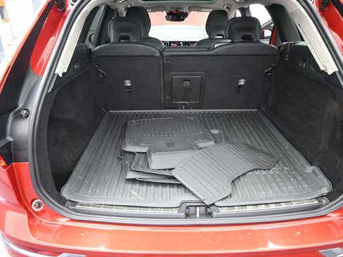 Certified 2021 Volvo XC60 T5 Inscription w/ Protection Package image 30