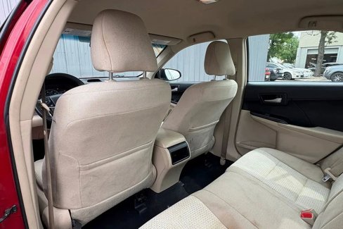 Used 2014 Toyota Camry LE image 13