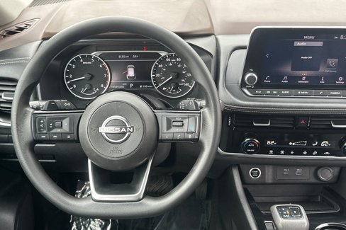 Used 2022 Nissan Rogue SV image 16