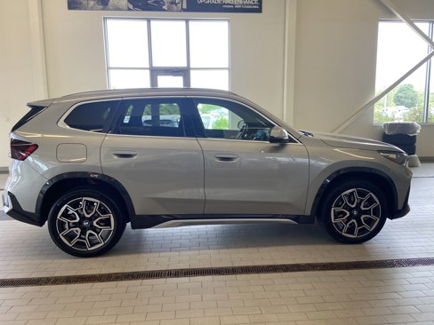 Used 2025 BMW X1 xDrive28i w/ Technology Package image 4
