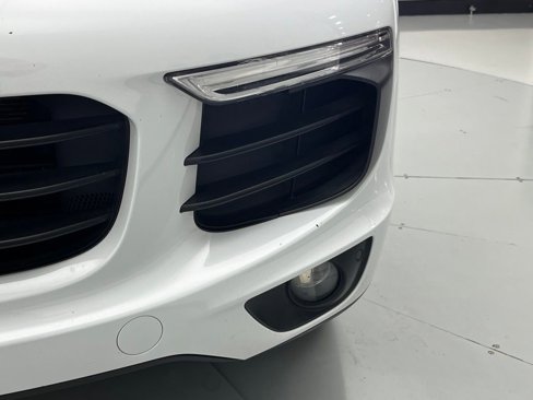 Used 2015 Porsche Cayenne S image 55