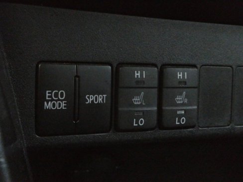 Used 2016 Toyota RAV4 SE image 16