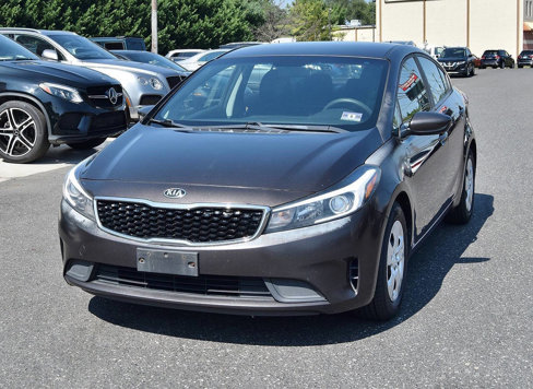 Used 2017 Kia Forte LX image 1