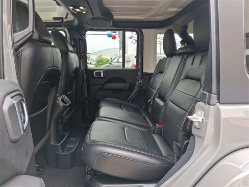 Used 2023 Jeep Wrangler Unlimited Sahara image 25