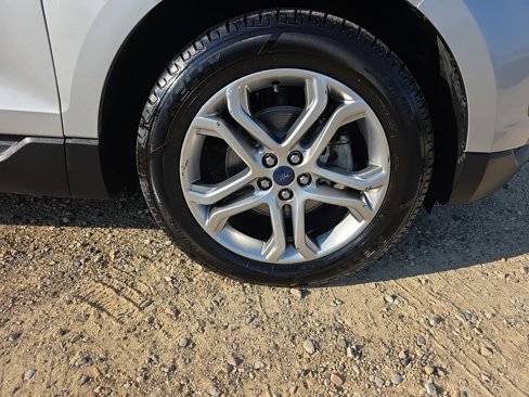Used 2018 Ford Edge Titanium w/ Technology Package image 12