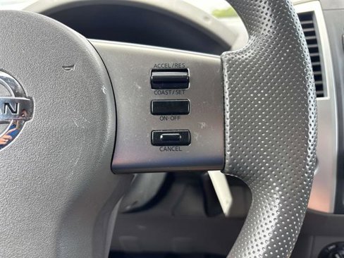 Used 2012 Nissan Frontier SV image 19