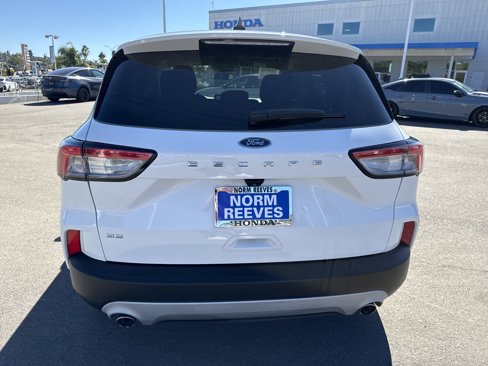 Used 2022 Ford Escape SE image 4