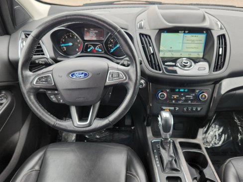 Used 2019 Ford Escape Titanium image 10