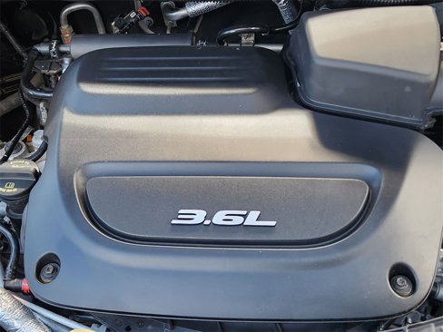Used 2018 Chrysler Pacifica Touring-L image 18