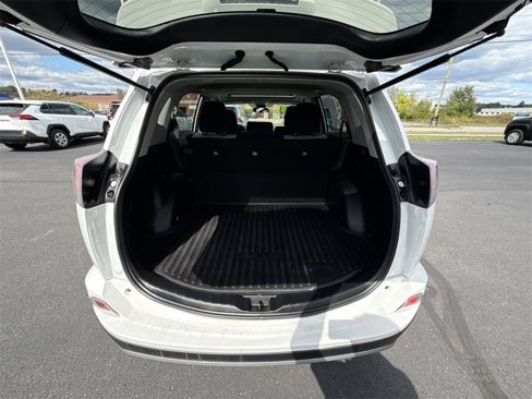 Used 2018 Toyota RAV4 XLE image 30