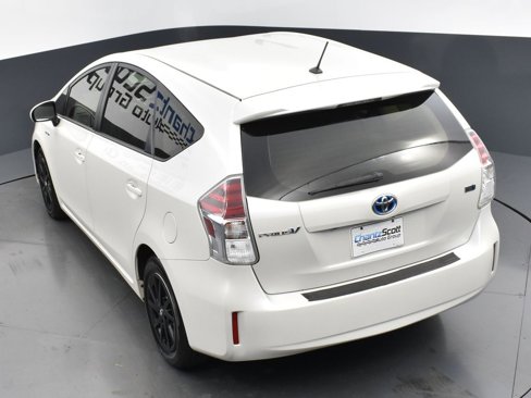 Used 2017 Toyota Prius V Two image 21