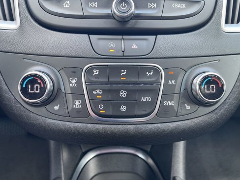 Used 2024 Chevrolet Malibu LT image 30