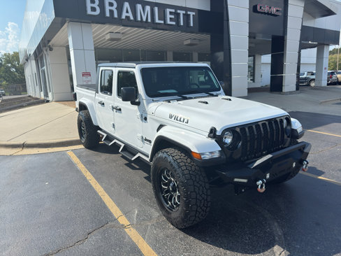 Used 2021 Jeep Gladiator Sport image 3