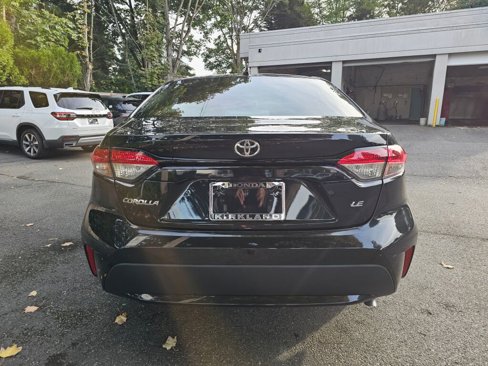 Used 2022 Toyota Corolla LE image 6