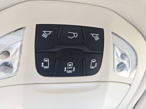 Used 2024 Chrysler Pacifica Touring-L image 38