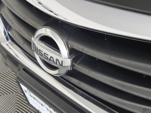 Used 2016 Nissan Versa SV image 11